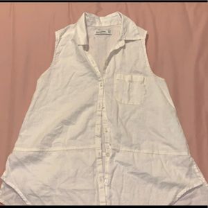 Sleeveless yellow button up